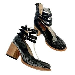 Freebird Randi Black Snakeskin Croc Embossed Leather Block Heel Sandal Size 8